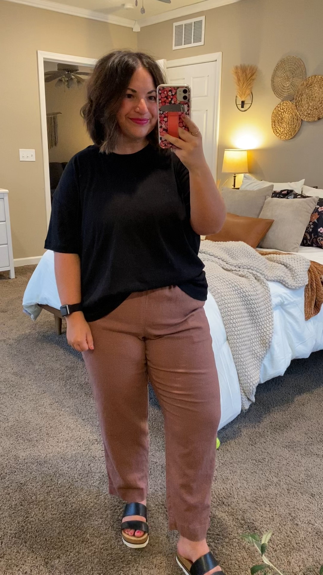 Super simple school or work look from the Old Navy sale!

sandals: fit true to size // wearing a 5
pants: fit true to size // wearing a large
tee: fits oversized // wearing a large 

 #LTKSaleAlert #LTKMidsize #LTKWorkwear