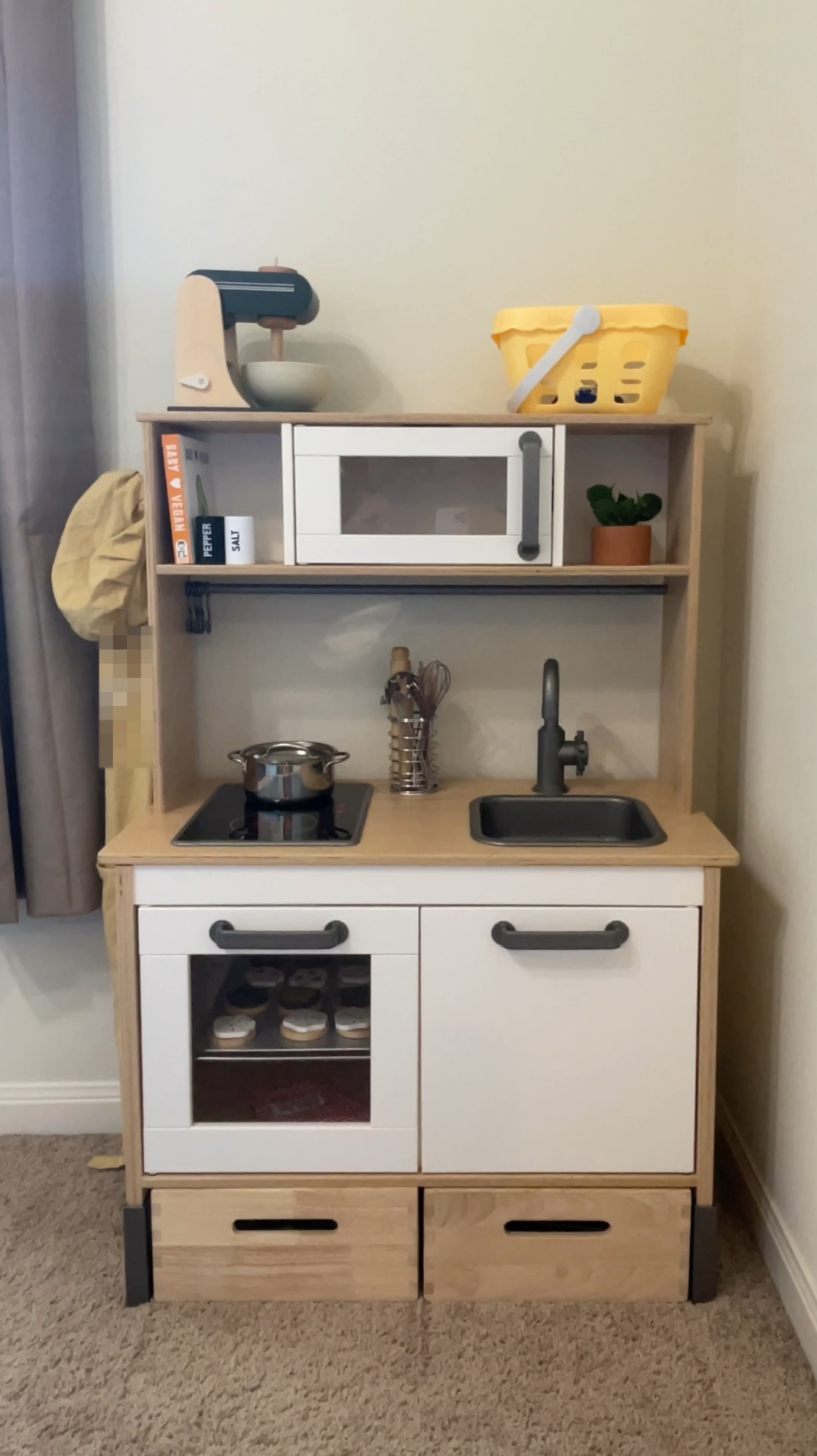 Sharing some super easy upgrades we made for my toddlers play toy kitchen!

#LTKfamily #LTKkids #LTKVideo