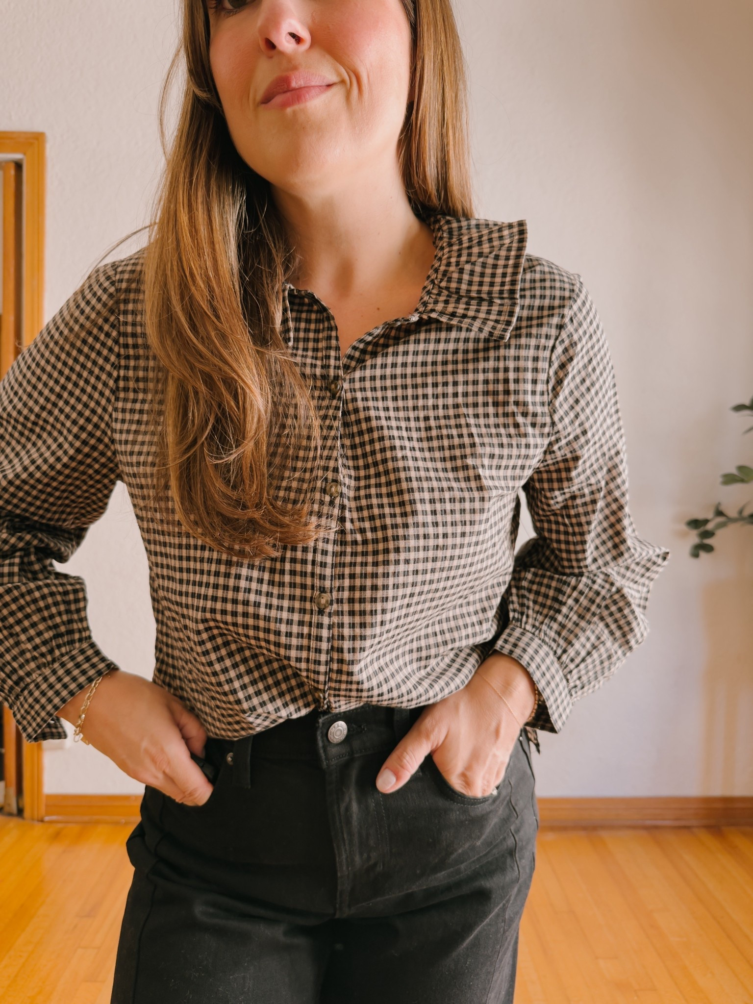 Size small in the top and size 6 in the pants