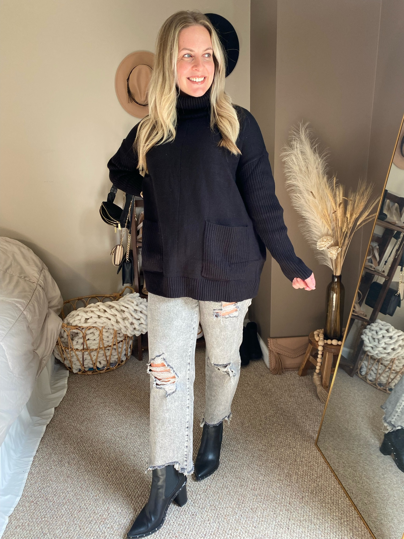 Amazon sweater with pockets in the front 
Turtle neck sweater 
Kohls jeans
Chelsea boots 

#LTKstyletip #LTKSeasonal