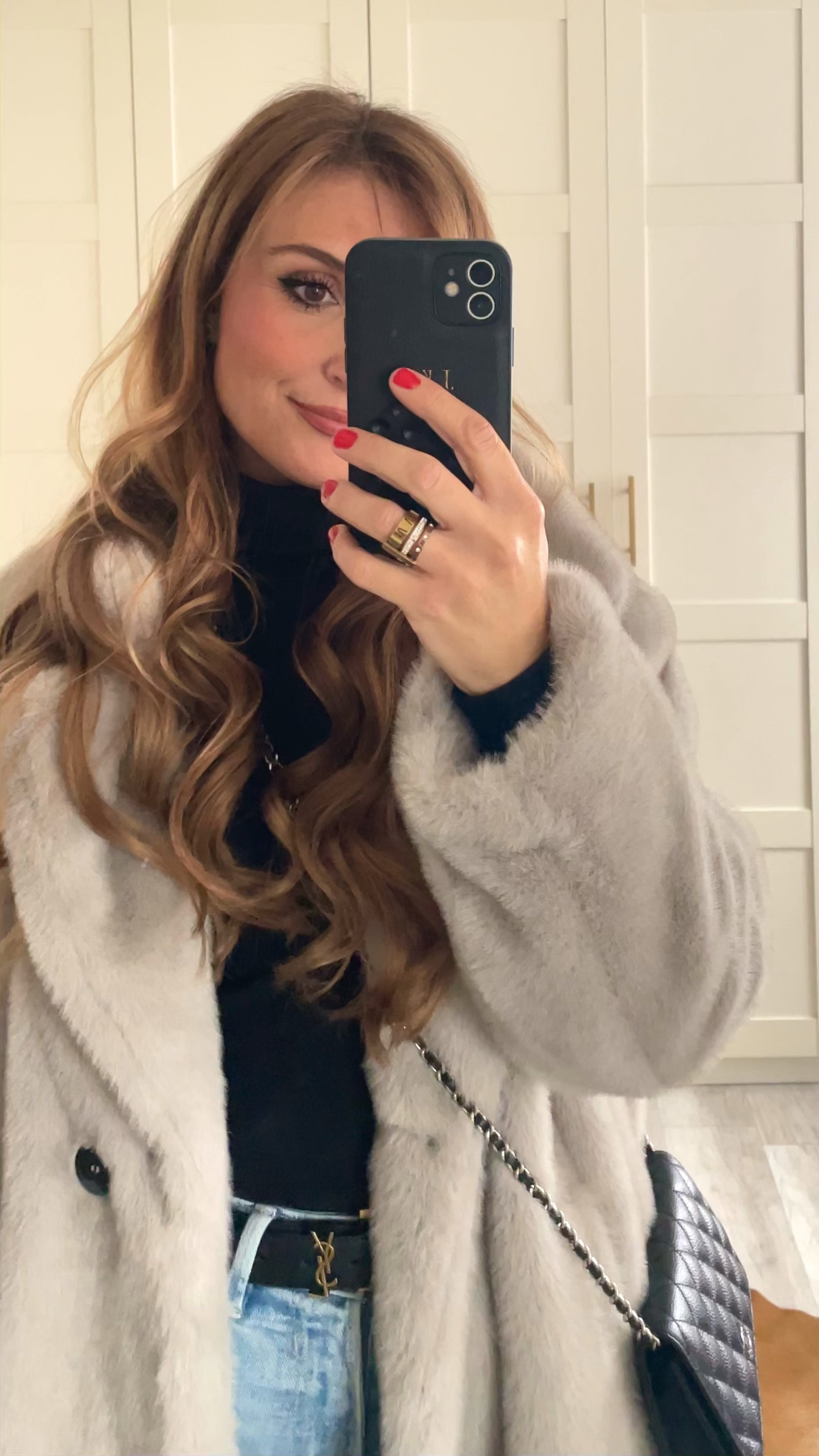 Outfitinspiration mit einem Fake Fur Mantel ❤️

#LTKeurope #LTKdatenight #LTKFashionMonth