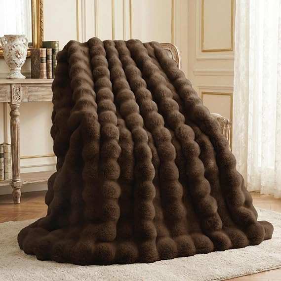 L'AGRATY Faux Rabbit Fur Throw Blanket for Couch, 50'' x 60'', Cocoa Brown | Soft Cozy Bubble Flu... | Amazon (US)