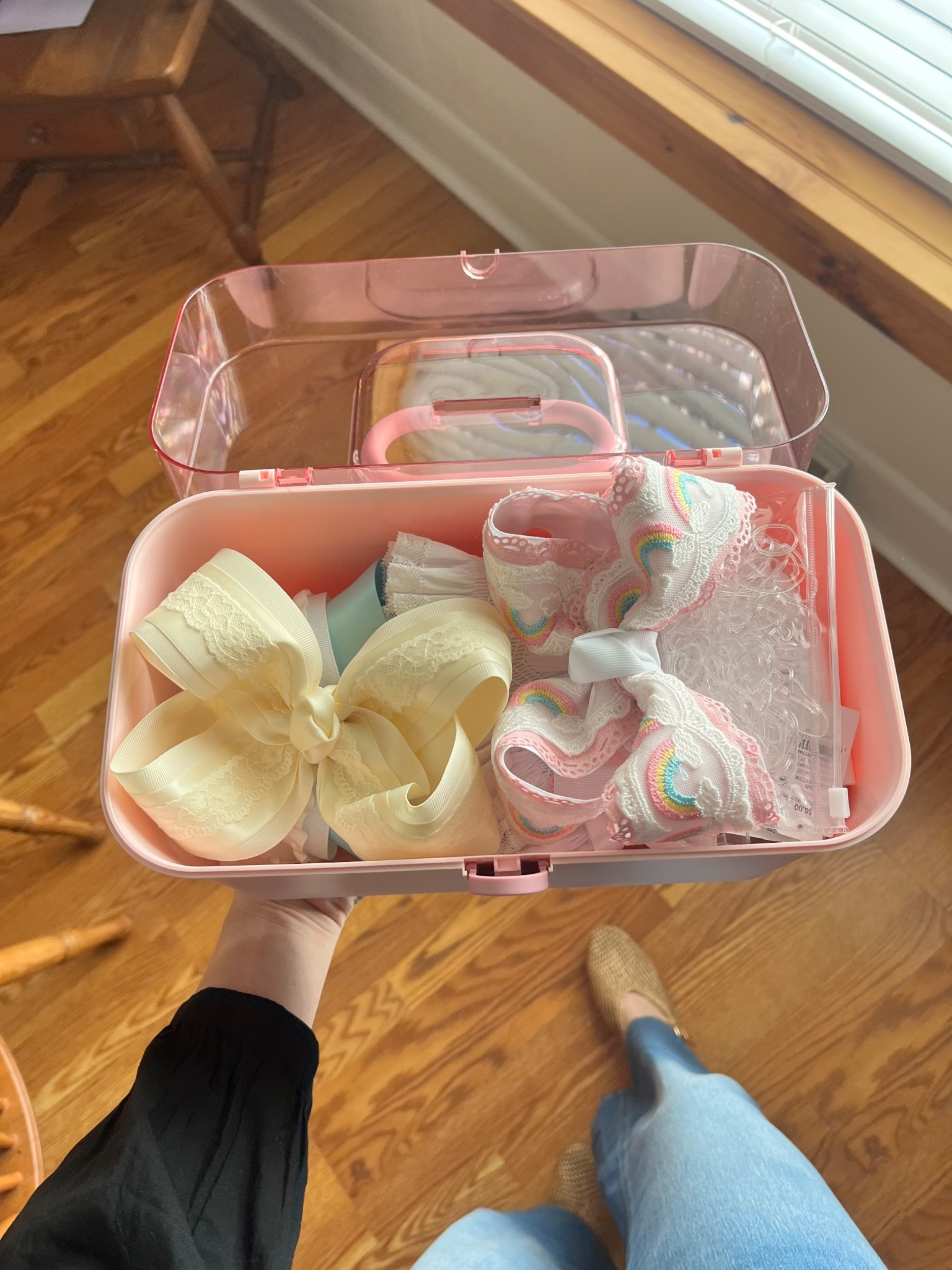 bow moms this is for you!!  finally an easy way to travel with those crispy bows! 

#LTKmomlife