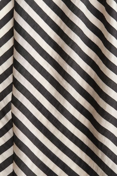 Long halterneck dress - Cream/Striped - Ladies | H&M GB | H&M (UK, MY, IN, SG, PH, TW, HK)
