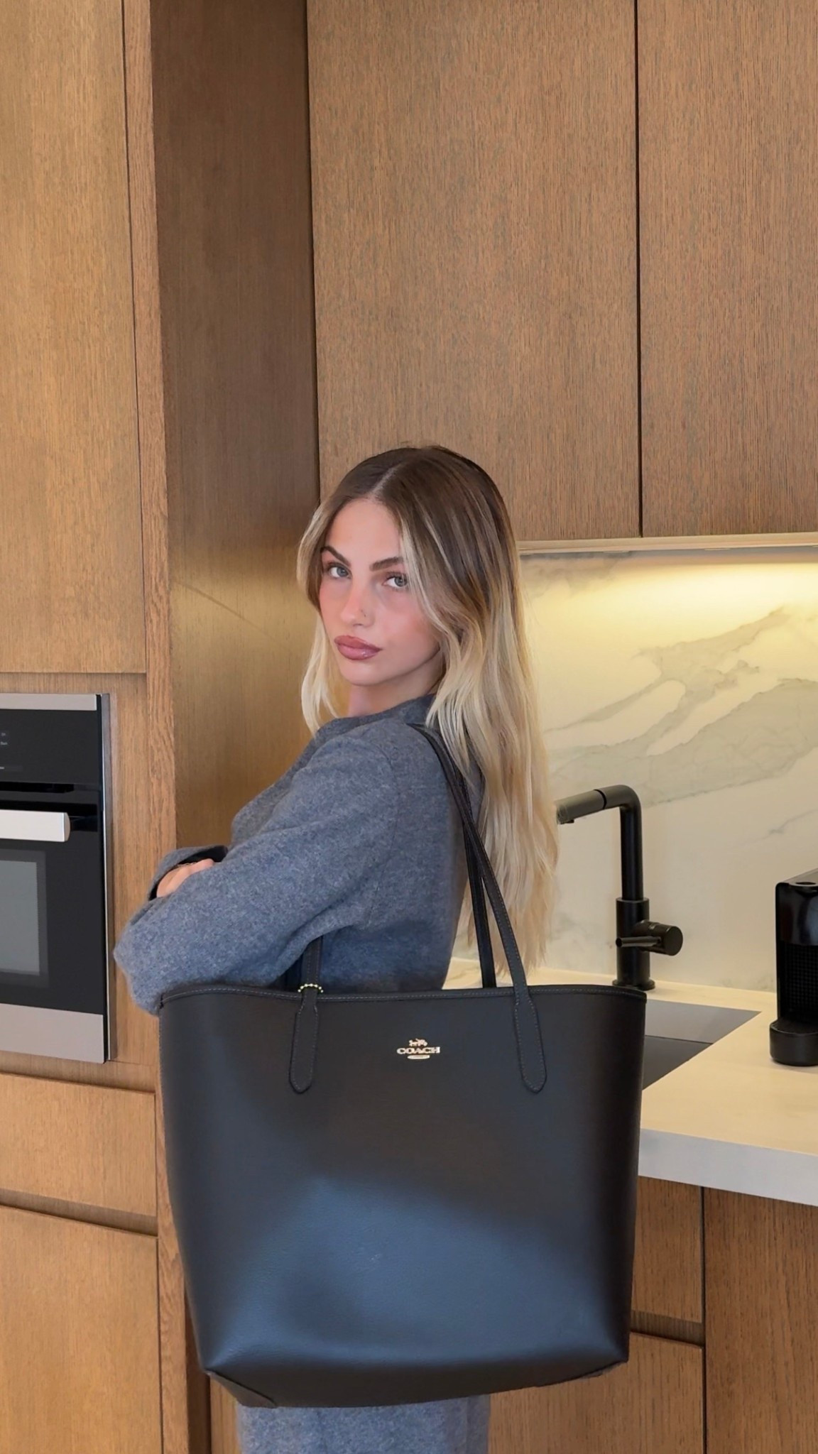 The only bag i need for the weekend 👜 @Coach #CoachPartner #CoachNY