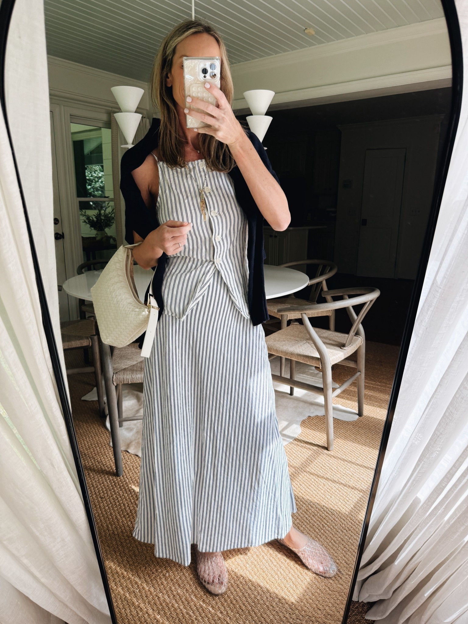 Target 🇺🇸Idea! Linen set that looks perfect with the flag sweater that is stocked! Of course the jelly shoes too ❤️ size XS! 