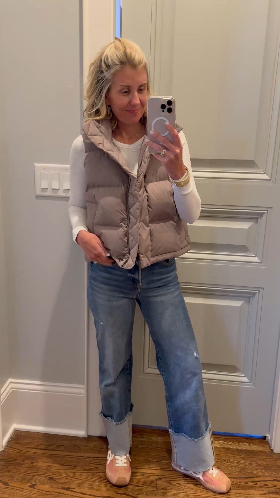 Another way to style my favorite vest. I’m loving these new jeans and tee! 

Vest - 2 
Tee - xs
Jeans - 25 (size down)
Sneakers - 8

#LTKmomlife #LTKOver40 #LTKdayinmylife