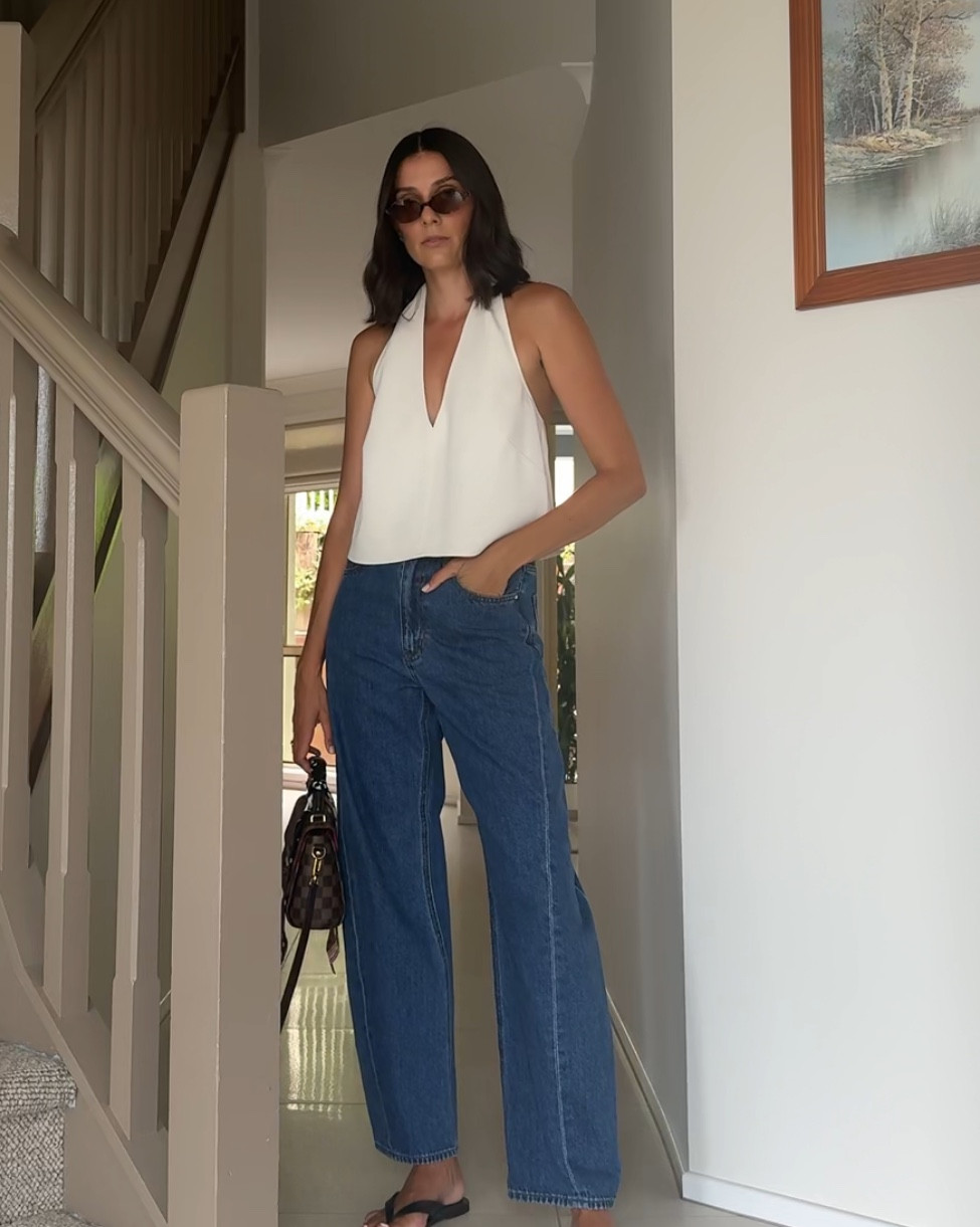 Keeping it simple 💙 

Denim, white top paired with black / brown accessories. A combination I reach for all the time! 

Details below:

Jeans & Sandals - @Seed Heritage 
Top - @SABA 
Sunglasses @Miu Miu 
Bag @Louis Vuitton

#ootd #outfitideas #denim