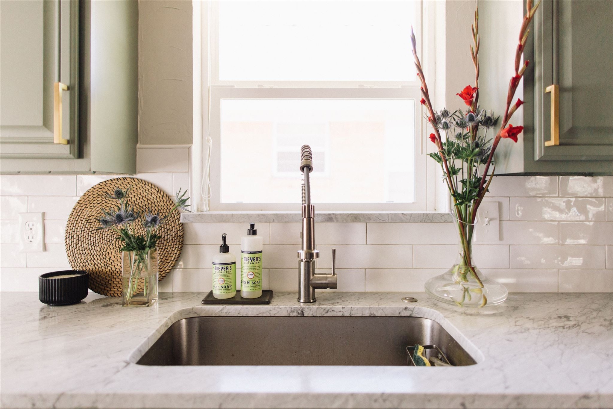 Cabinet brass hardware for green cabinetry

#LTKhome #LTKunder50 #LTKstyletip