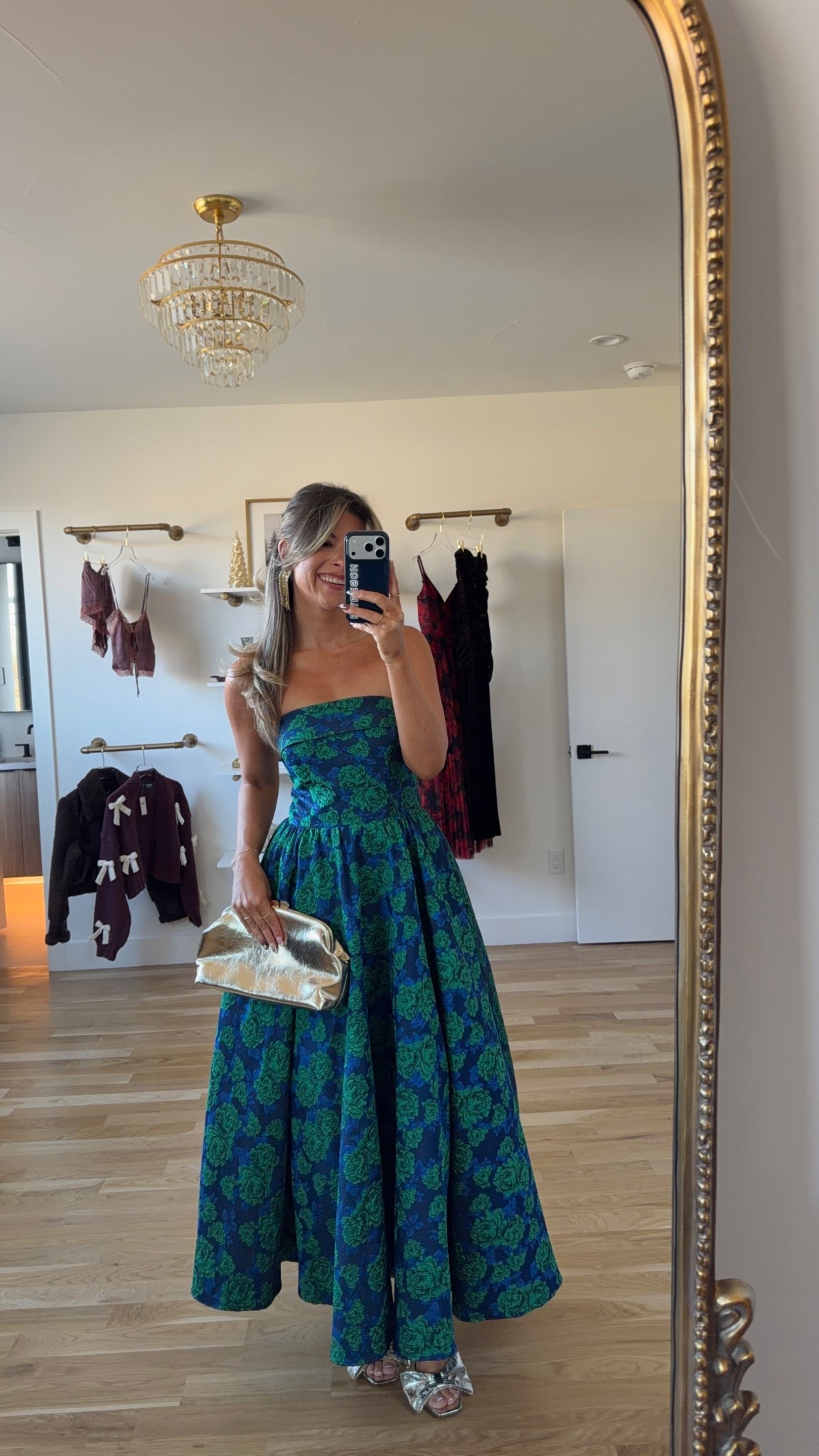 Blue and green strapless floral wedding guest or holiday event dress

Vici code: emerson30

Wish I had sized down 1 in this dress

Wedding guest
Formal event
Black tie
Winter event
Floral
Special occasion

#LTKWedding #LTKHoliday #LTKSeasonal