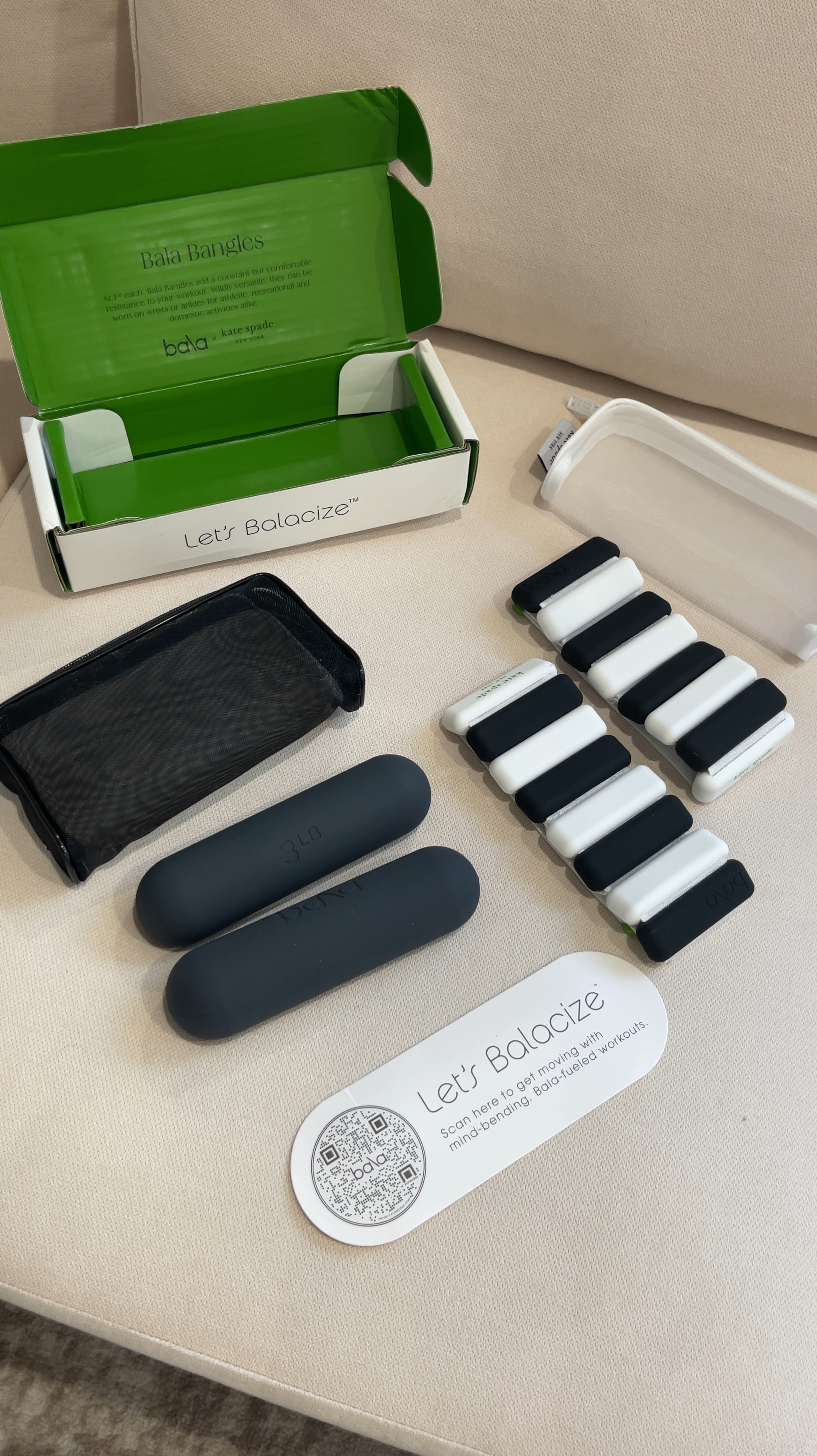 #ad My workouts are about to get harder and I cannot wait @bala! I love that these weights come with travel cases for on the go! #balabangles #balababe

#LTKActive #LTKFitness #LTKVideo