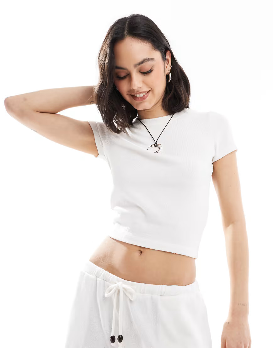 Cotton On lighweight cropped t-shirt in white | ASOS (Global)