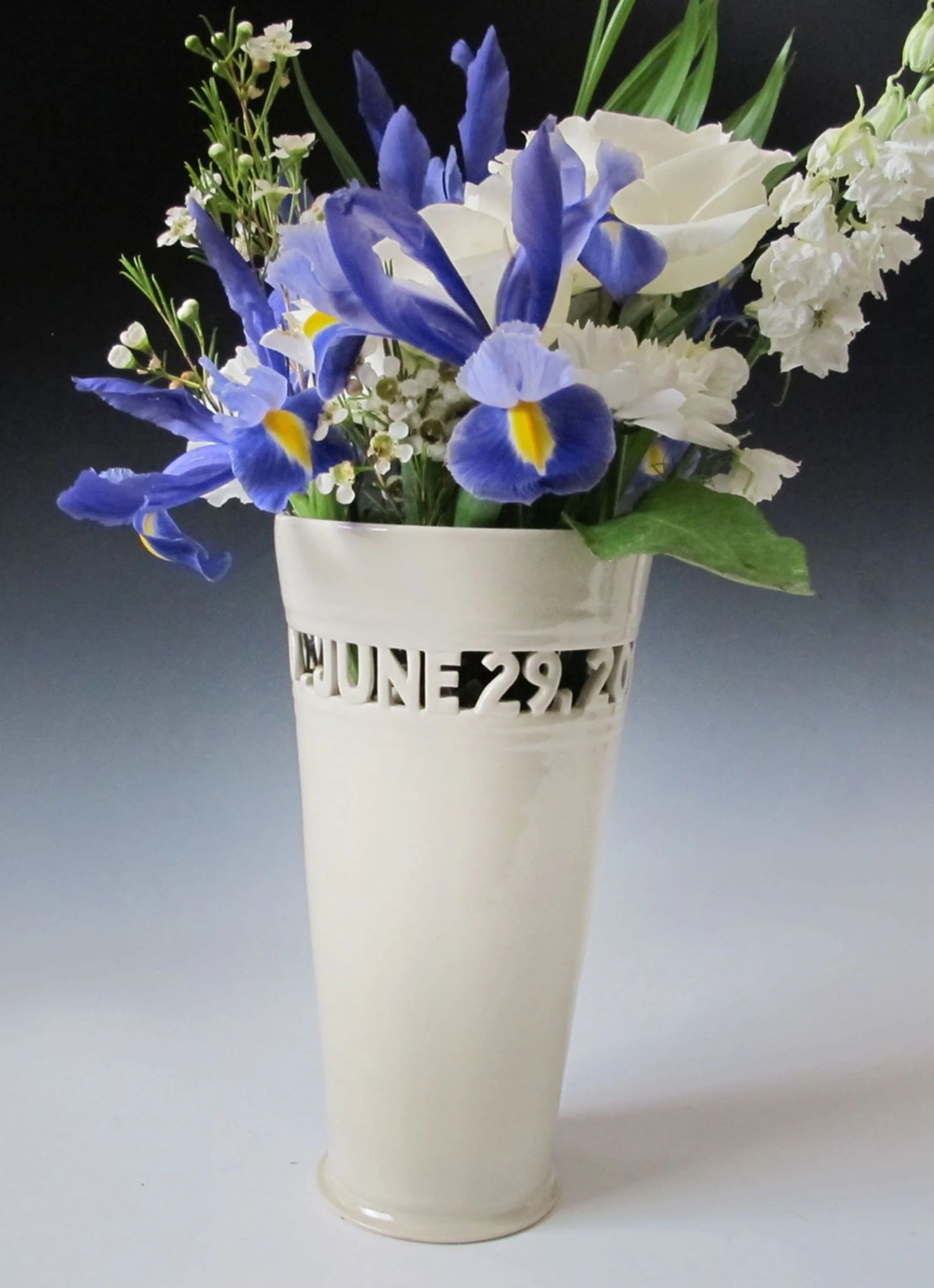 Custom Wedding Gift Heirloom Vase With Names & Wedding Date - Etsy | Etsy (US)