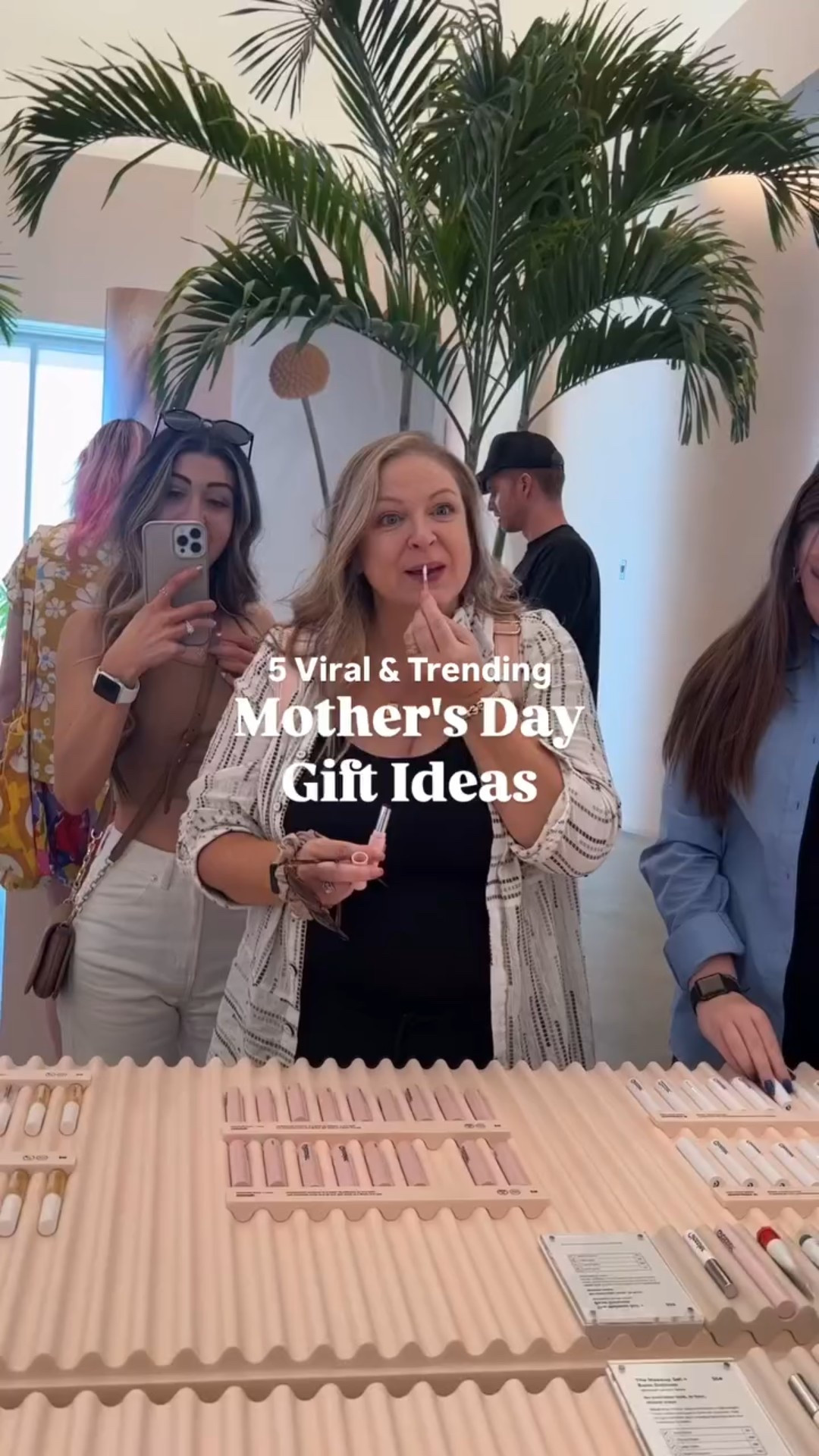 Mother’s Day Gift Ideas PART 1 ✨🤍🌸

*for the 🔗 to any of these, just comment “MOTHER” and I will send you the details right away!*

I rarely know what to actually get my mom(s) for Mother’s Day… so if you’re in the same boat, I GOT YOU! 🫶🏻 I did tons of research and wanted to share some of the top trending gifts right now!

You still have some time to order before Mother’s Day so you can show the woman (or women) in your life how much you love and appreciate all that they do for you. They deserve it 🤍🥹🙏

PS. If you’re a mom, send this to someone who might need some ideas for you 😄
•
•
•
#mothersdaygiftideas #mothersdaygift #mothersdayfinds #giftideasforher #giftsformoms #mothersdaypresent #mothersdayamazonfinds