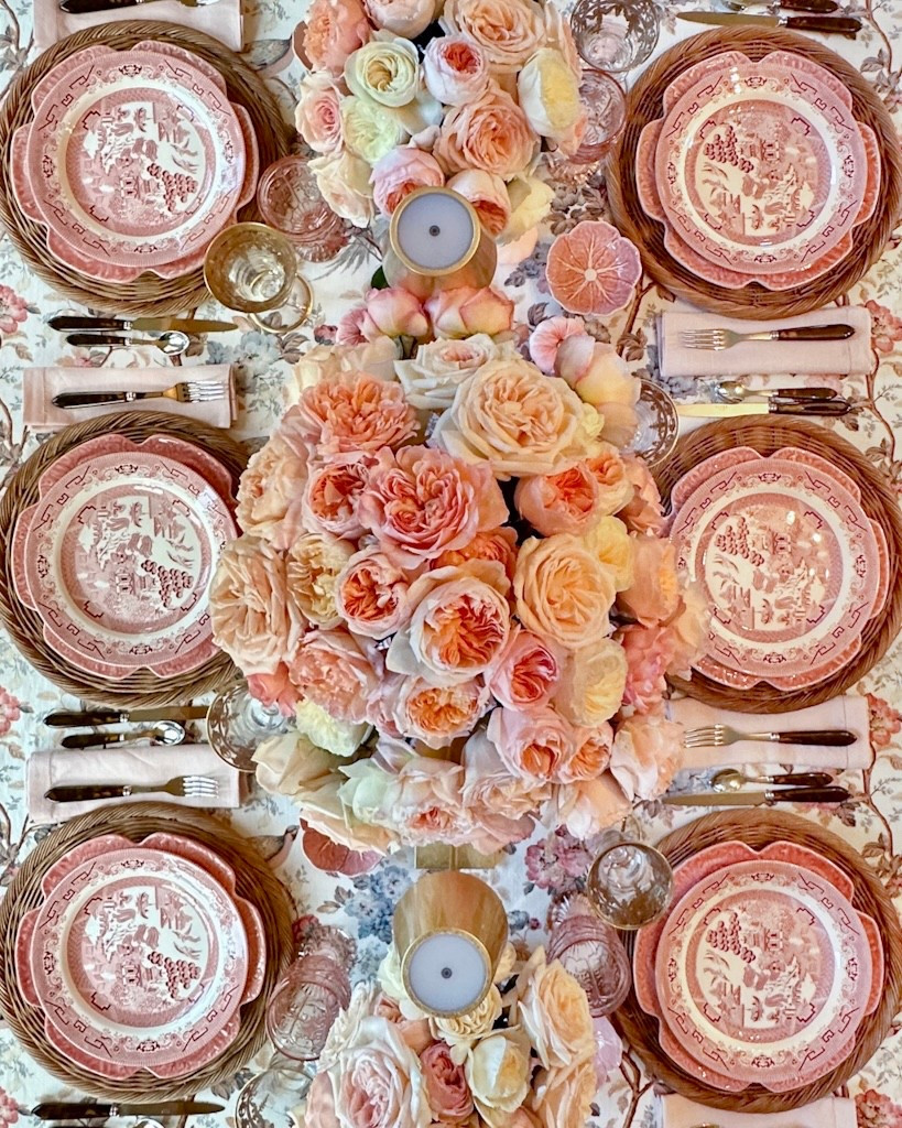 Fall table in pink and brown cabbageware vintage plates vintage china 

#LTKParties #LTKHome #LTKSeasonal