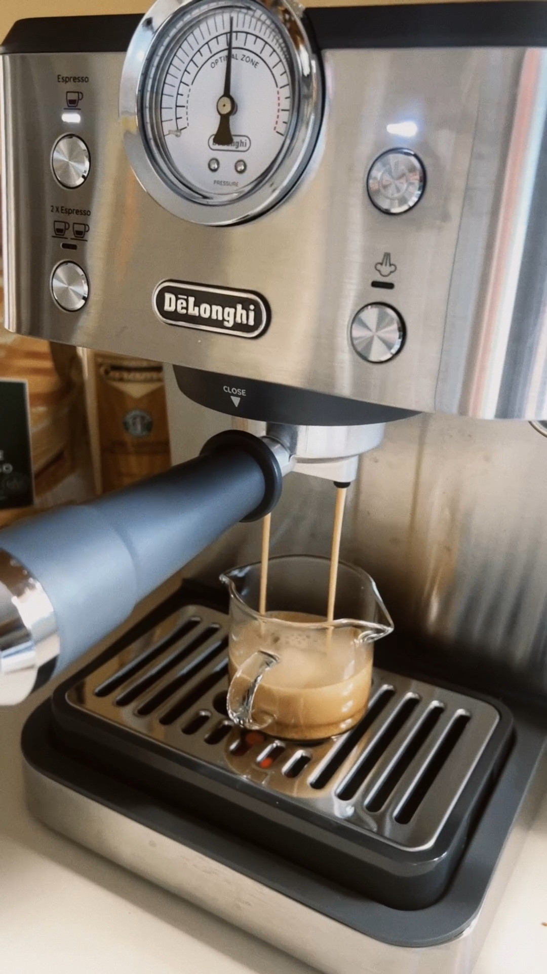 Delonghi Classic Espresso Machine ☕️🤎 

#LTKfoodie #LTKSaleAlert #LTKdayinmylife