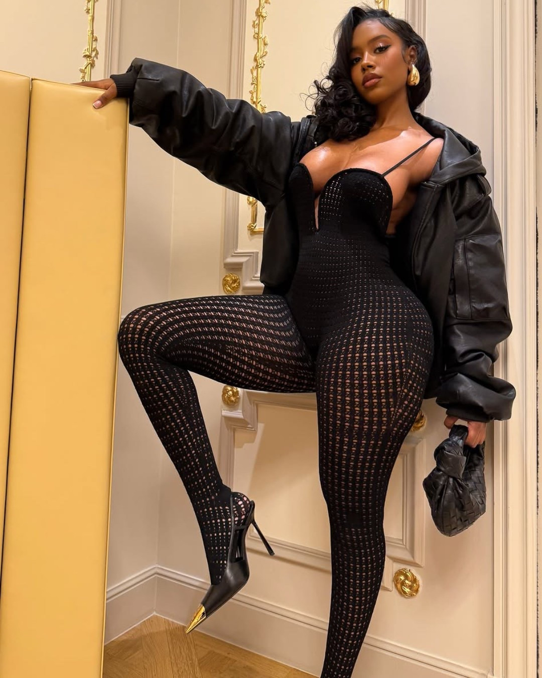 𝚂𝚎𝚡𝚢 𝙸𝚗 𝙿𝙰𝚁𝙸𝚂💅🏽🖤✨✨
~ 𝙹𝚞𝚖𝚙𝚜𝚞𝚒𝚝 𝚜𝚘𝚕𝚍𝚘𝚞𝚝

#LTKBeauty #LTKStyleTip #LTKShoeCrush