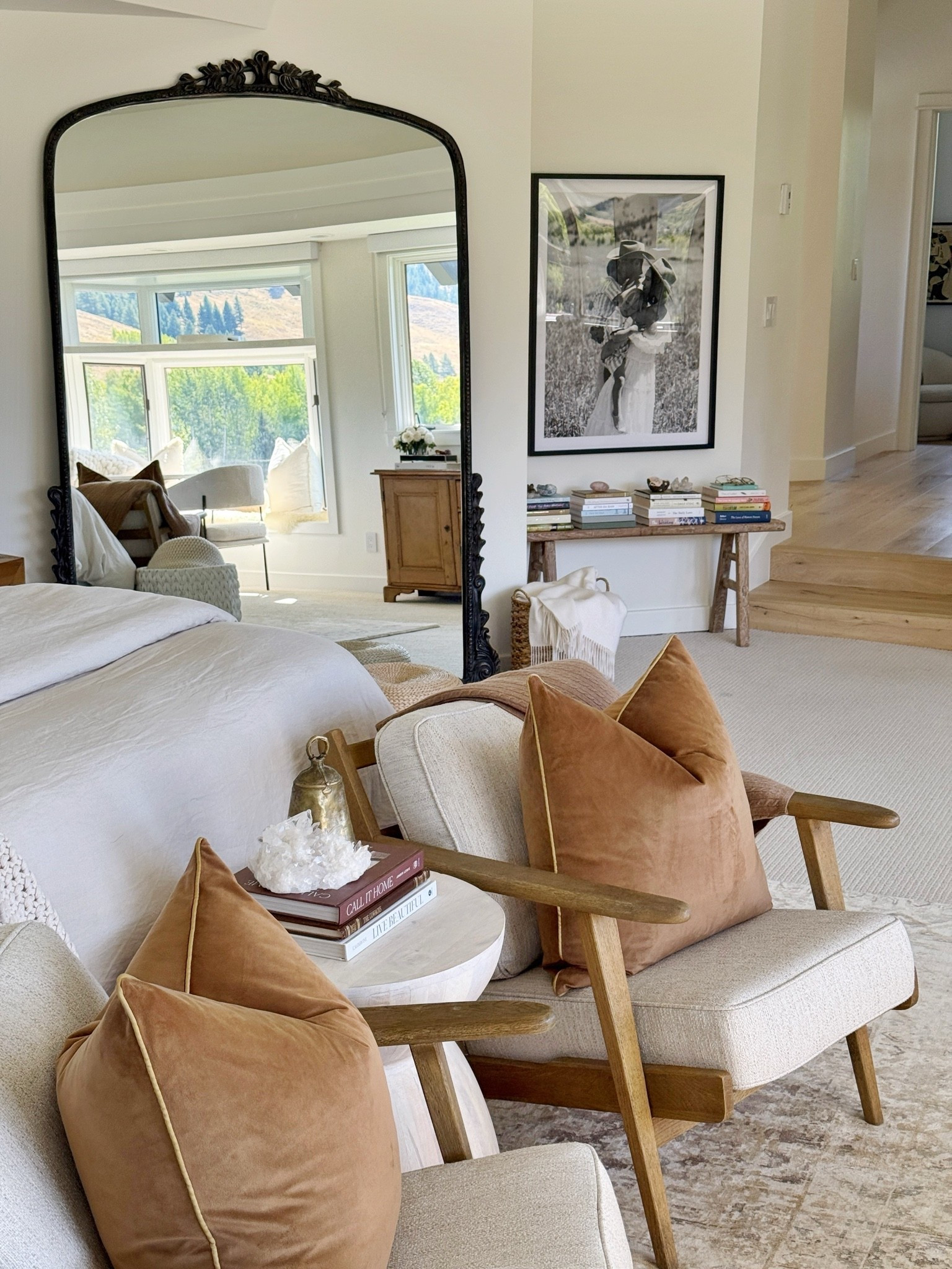 Cozy fall bedroom details - country western mountain home 🤎🍂

Decor
Accent chairs
Side table
Mirror

#LTKHome #LTKOver40 #LTKSeasonal
