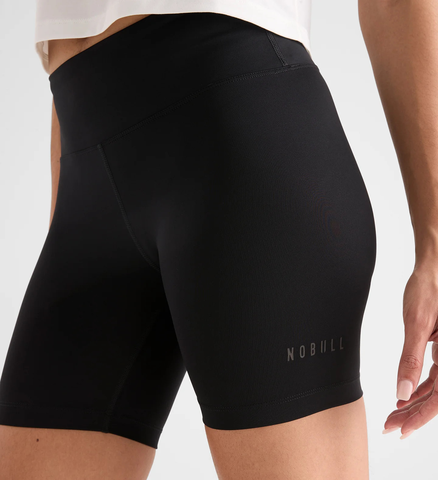 WOMEN'S HIGH-RISE SLEEK SHORT 6" | BLACK | NOBULL | NOBULL