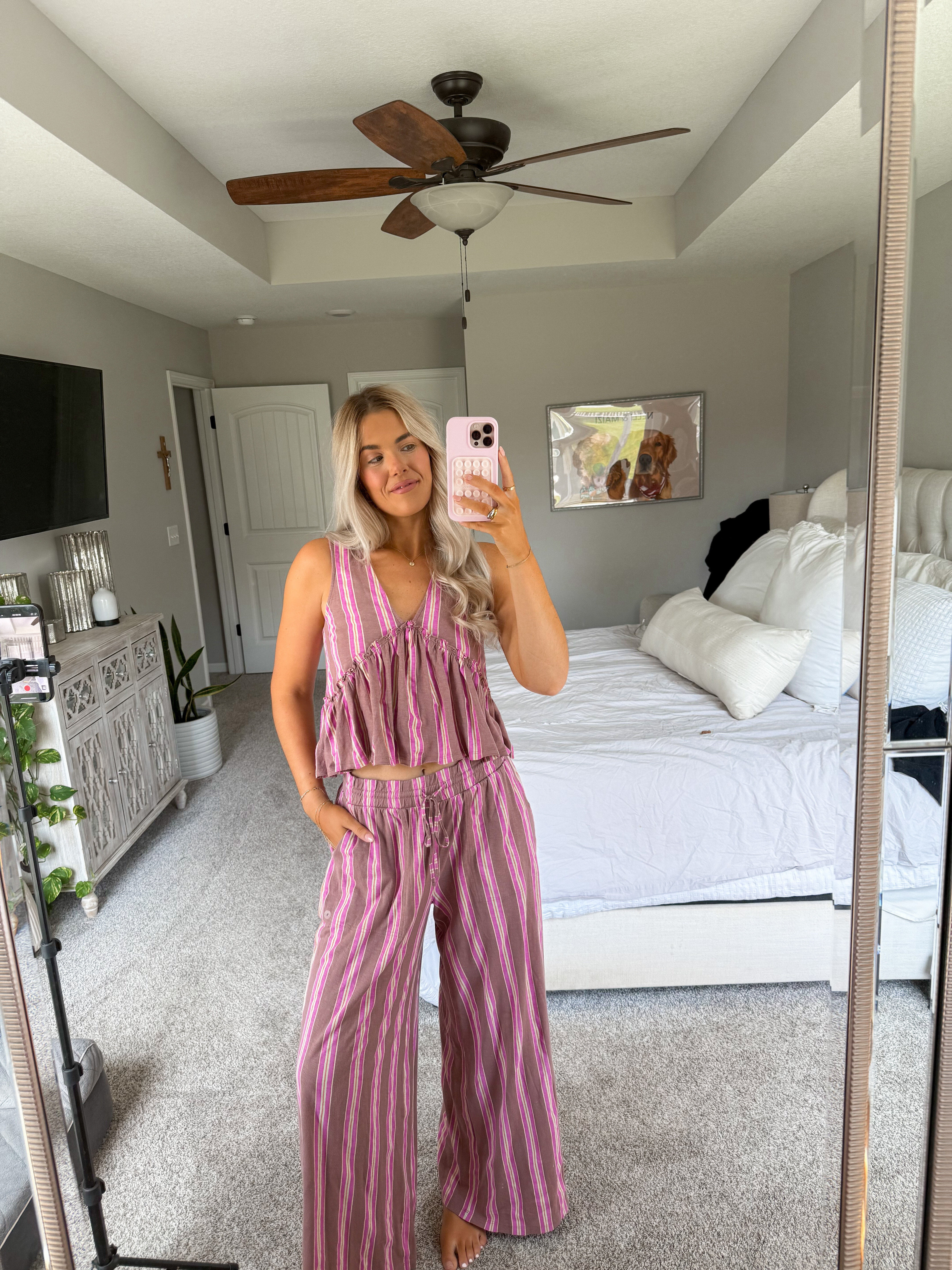 size XS in top and small in pants (not super long if you’re tall like me!) 

#LTKStyleTip #LTKFindsUnder50 #LTKSeasonal