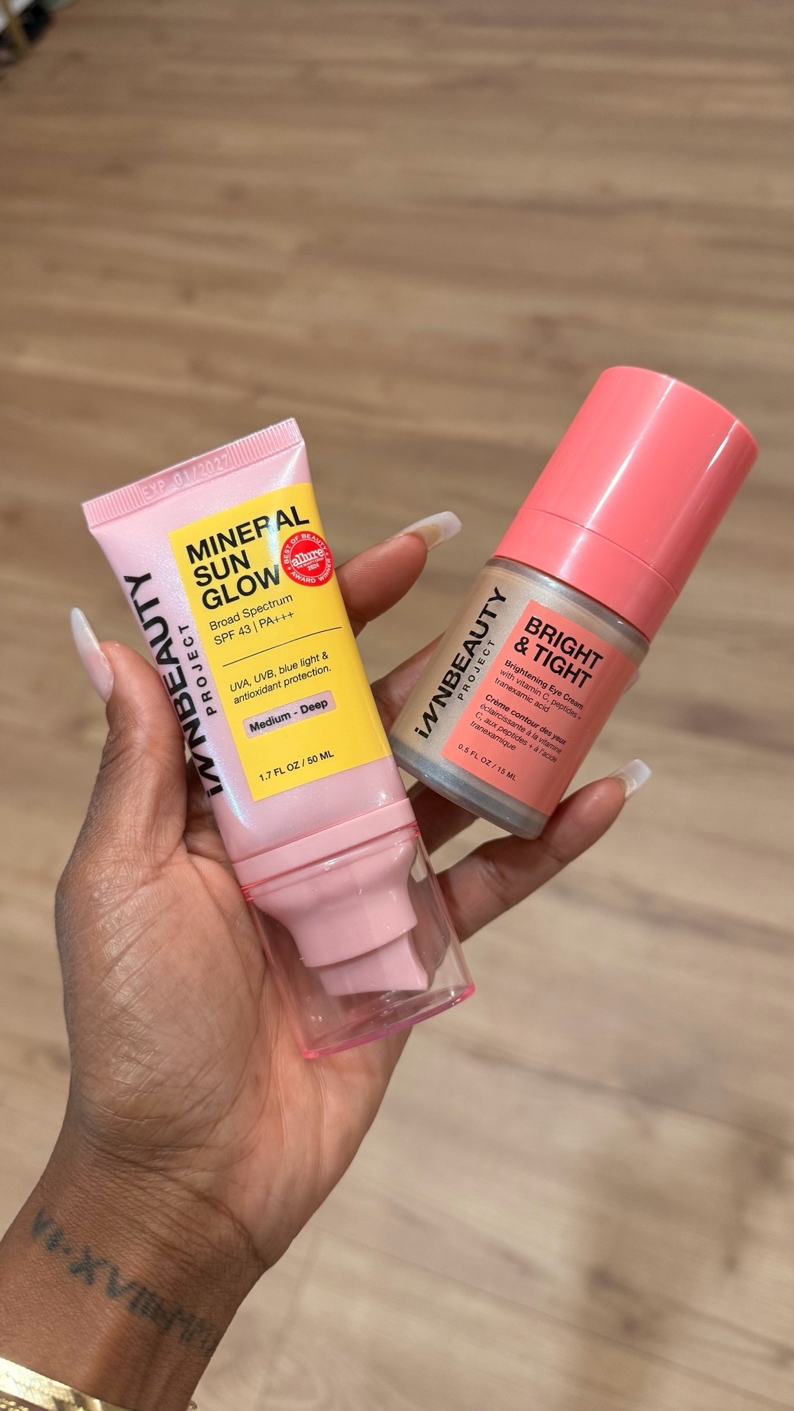 These two have been part of my daily routine lately and I genuinely look forward to using them.
A good tinted sunscreen is non-negotiable for me, and this one gives coverage, glow, and SPF all in one step. The eye cream is another favorite because it helps me look a little more awake even when I didn’t get enough sleep ✨ Simple products, but they make such a difference in how my skin looks and feels every day.

Estos dos productos se han vuelto básicos para mí 🩷
Protector solar con glow + eye cream para verme más despierta y fresca ✨

Follow me on Instagram and YouTube
@kirasfashionfinds

#LTKBeauty #LTKvlog #LTKselfcare