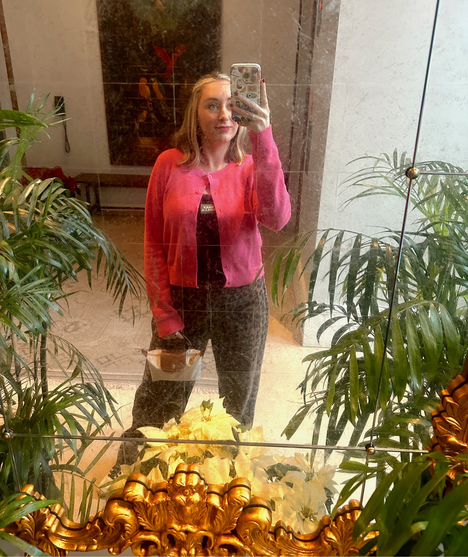 Casual and Fun! 
Sizes: 
Top: xs/s
Pants: 27 