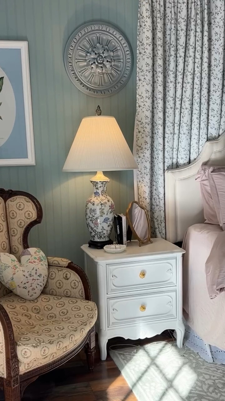 obsessed w/ @twopagescurtains !!!!!!!!!!!!! 

use my code: VICTORIAMATHEWS for 27% off or use my link 
https://twopagescurtains.com/lzqsonpw 
got the color Cafe Crème BB-L1 under the 
Britt Bengoechea Floral Print Linen Cotton Drapery Pleated

#cottagecore #cozyhome #homedecor #homemaking #twopageshome #twopagescurtains #bedroomideas

#LTKHome #LTKU