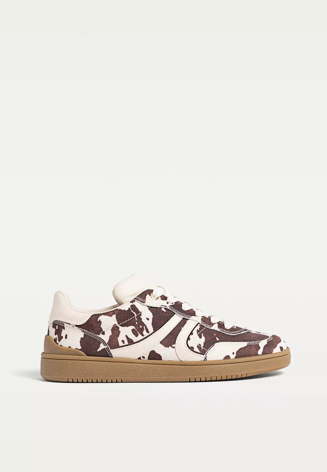 Sneaker mit Print und Kunstfell-Effekt - Mode für Damen | Stradivarius Deutschland | Stradivarius DE