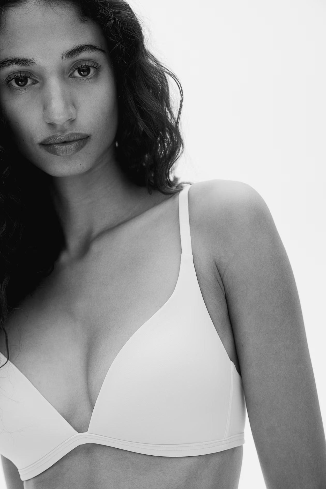 Padded non-wired microfibre bra - White - Ladies | H&M GB | H&M (UK, MY, IN, SG, PH, TW, HK)