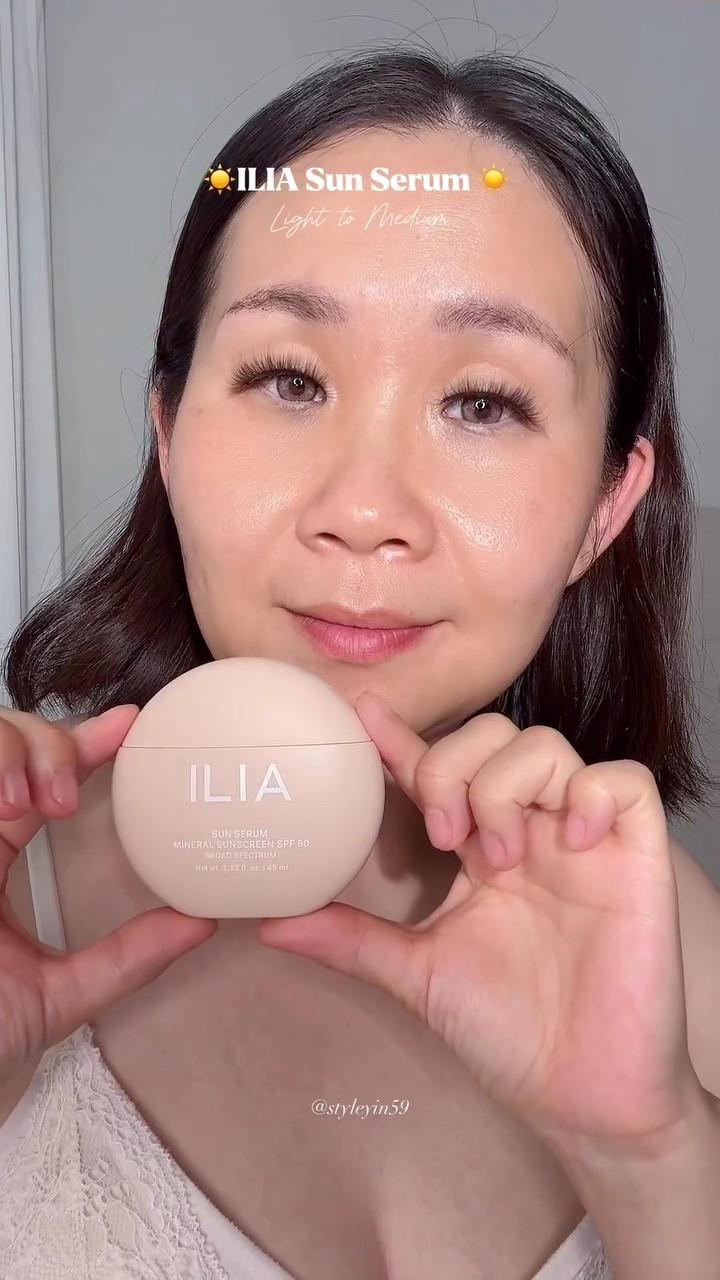 ILIA Sun Serum Mineral Sunscreen SPF50 

Feels like a serum, works like SPF. It sinks in with a unique water-burst texture to instantly quench and refresh. Either wear it alone or layer under makeup, this mineral based SPF gets you covered!

@iliabeauty #iliabeauty #sunserum #spf50 #skincare #mineralsunscreen 

beautyblogger skincare skincarecommunity selfcare