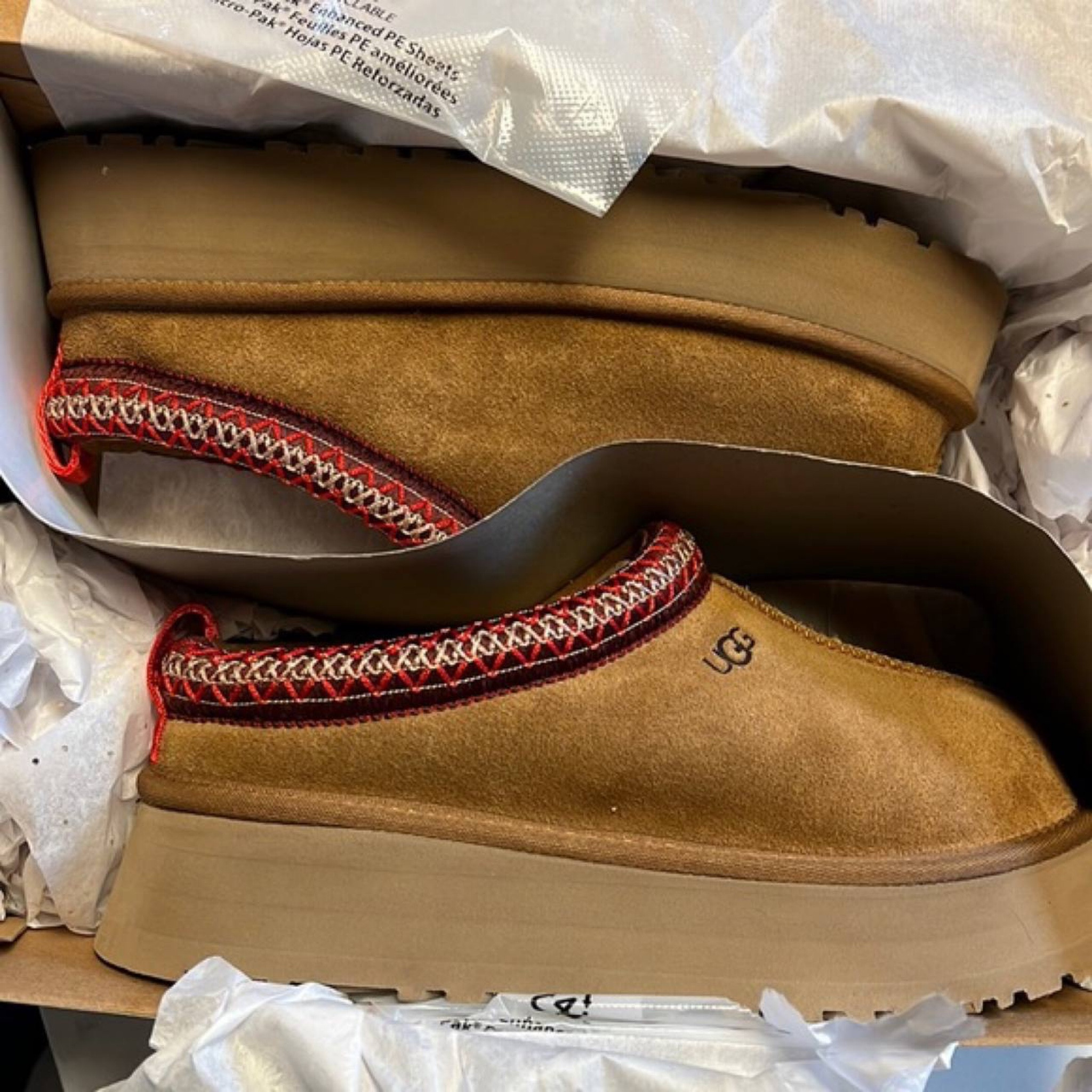 Ugg Tasman #dhgate #dhgatefinds #bougieonabudget #designerforless #mirrorquality 

#LTKshoecrush #LTKSeasonal #LTKHoliday