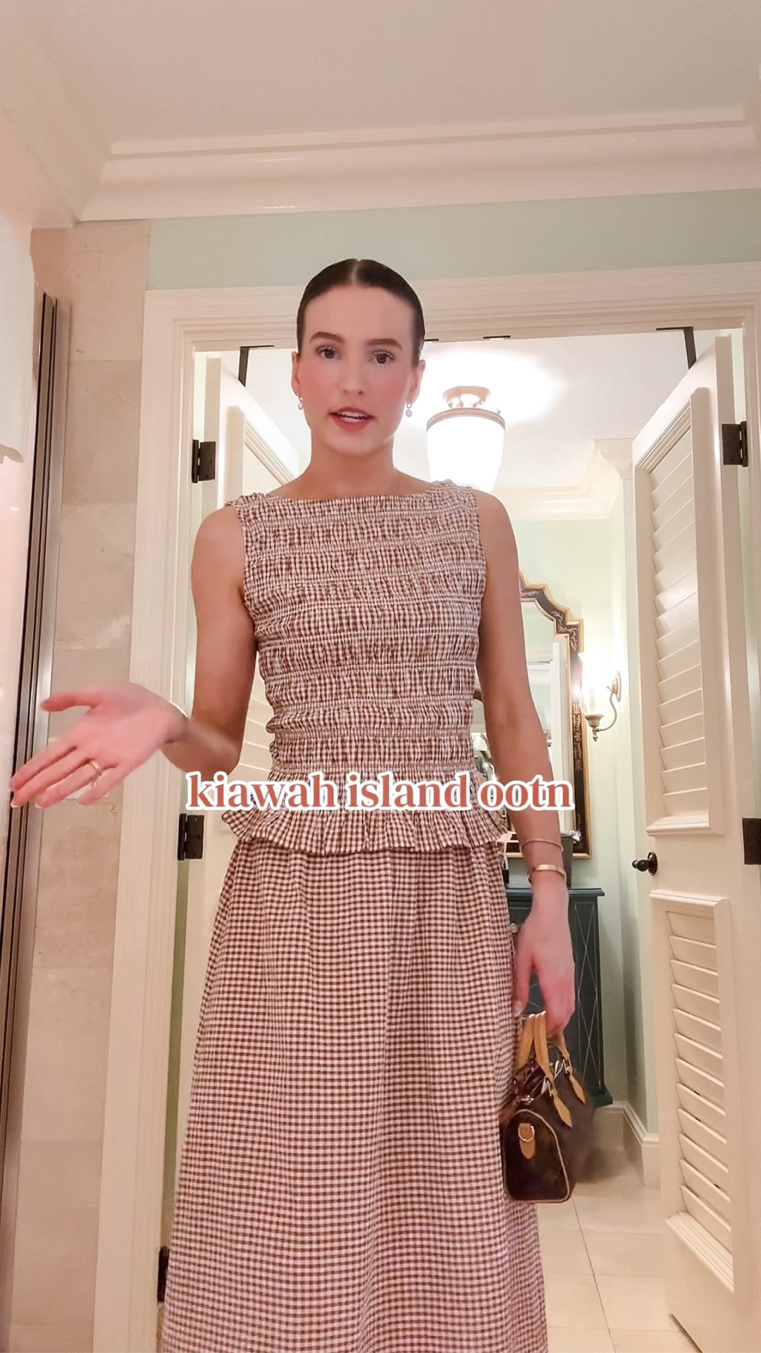 Hill house set in Kiawah island !

#LTKootd #LTKgrwm #LTKvlog