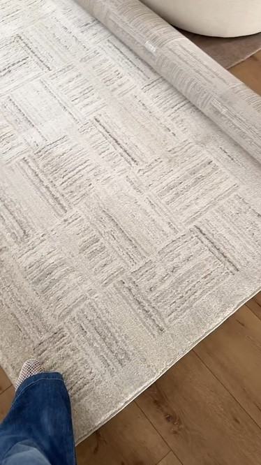 Top area rugs to cozy up your home (Shop my faves!)

#LTKhome #arearugs #homedecor #interiordesign #cozyhome #rugs #livingroom #ltkit

#LTKdayinmylife #LTKmomlife #LTKSaleAlert