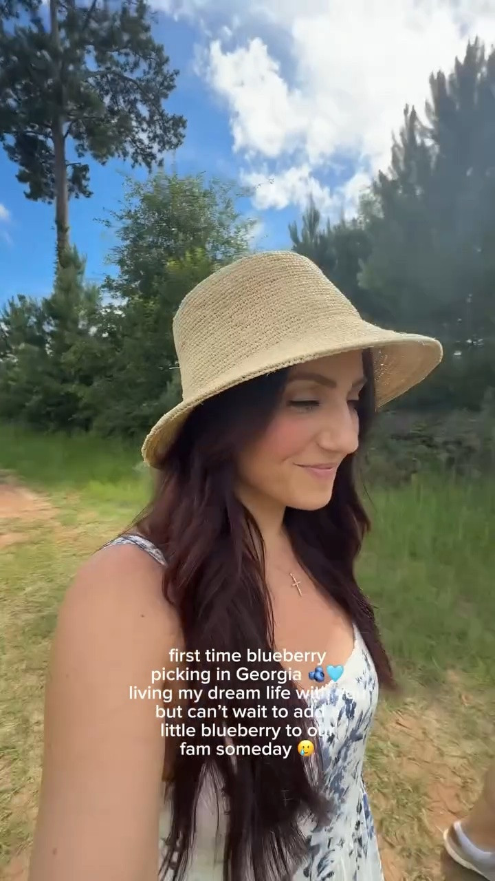 Days like this with my husband are the best 🫐🤍🧺🥲

LoopyCases: HEATHERD10

#LTKdayinmylife #LTKstorytime #LTKSeasonal