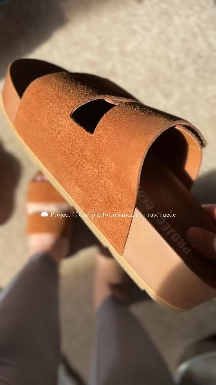 The comfiest most adorable spring/ summer sandal 😍 I have a wider foot and these fit me without any issues whatsoever 🤍 10/10 from me 💫 

#LTKSeasonal #LTKootd #LTKSaleAlert