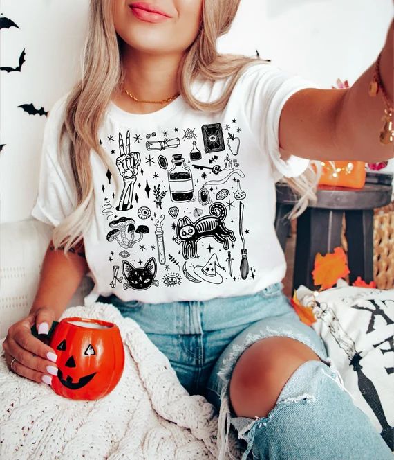 Halloween Sweatshirt Vintage Halloween Crewneck Halloween - Etsy | Etsy (US)