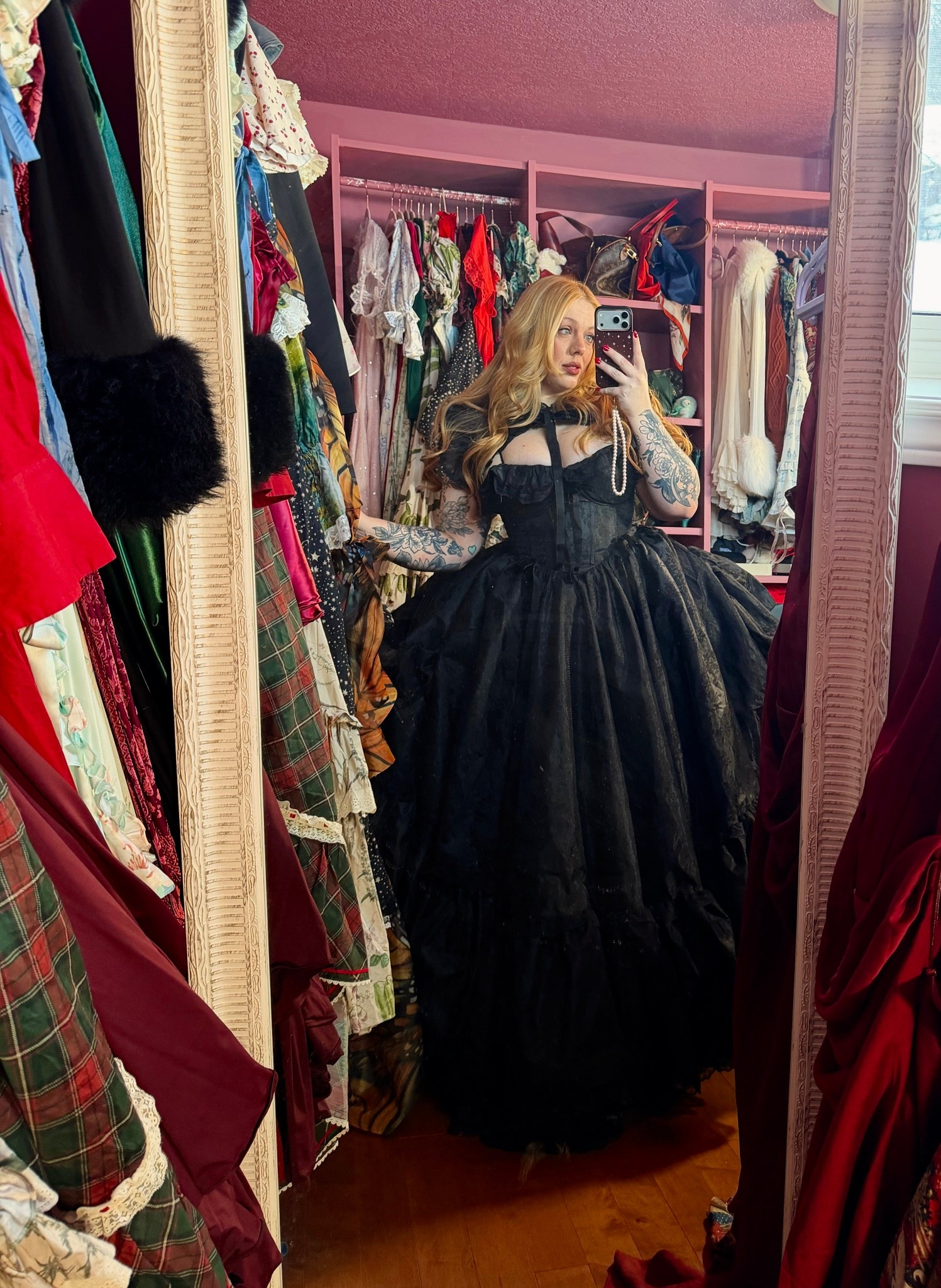 Code victoriashaz works on the selkie site! 

#LTKMidsize #LTKPlusSize #LTKHoliday