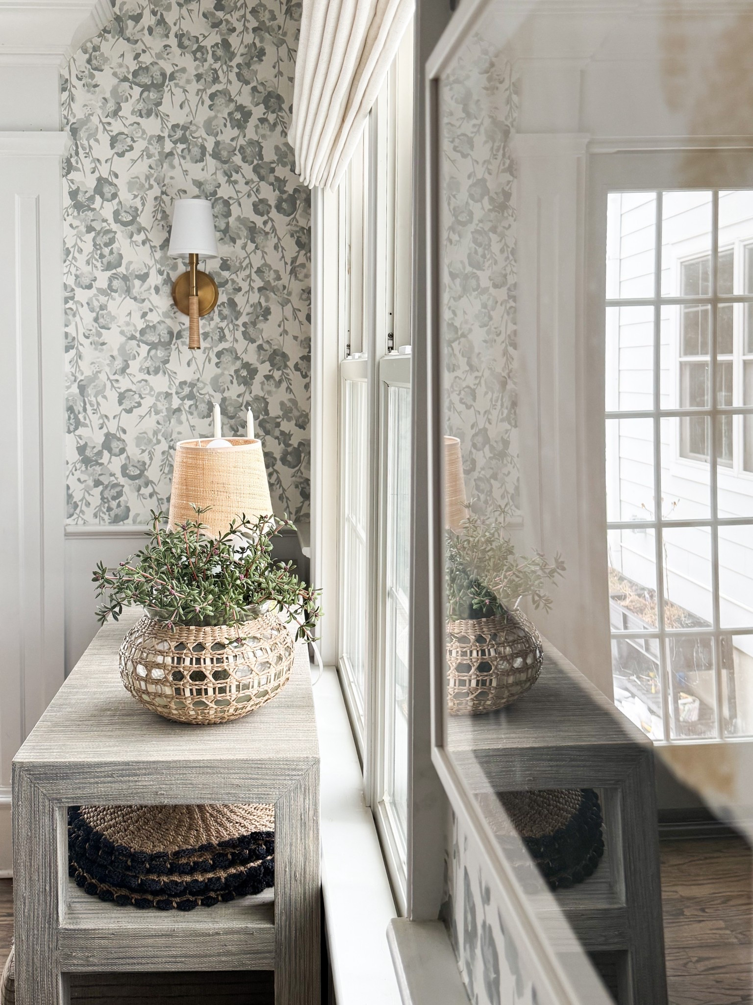 I just found the perfect sconce and it’s on sale! This fixture would truly look great in any room: bedroom, living room, entryway, bathroom, etc. I installed it in our breakfast nook yesterday and love how it looks! Grab it at the sale price while you can!! 

#LTKSeasonal #LTKHome #LTKSaleAlert