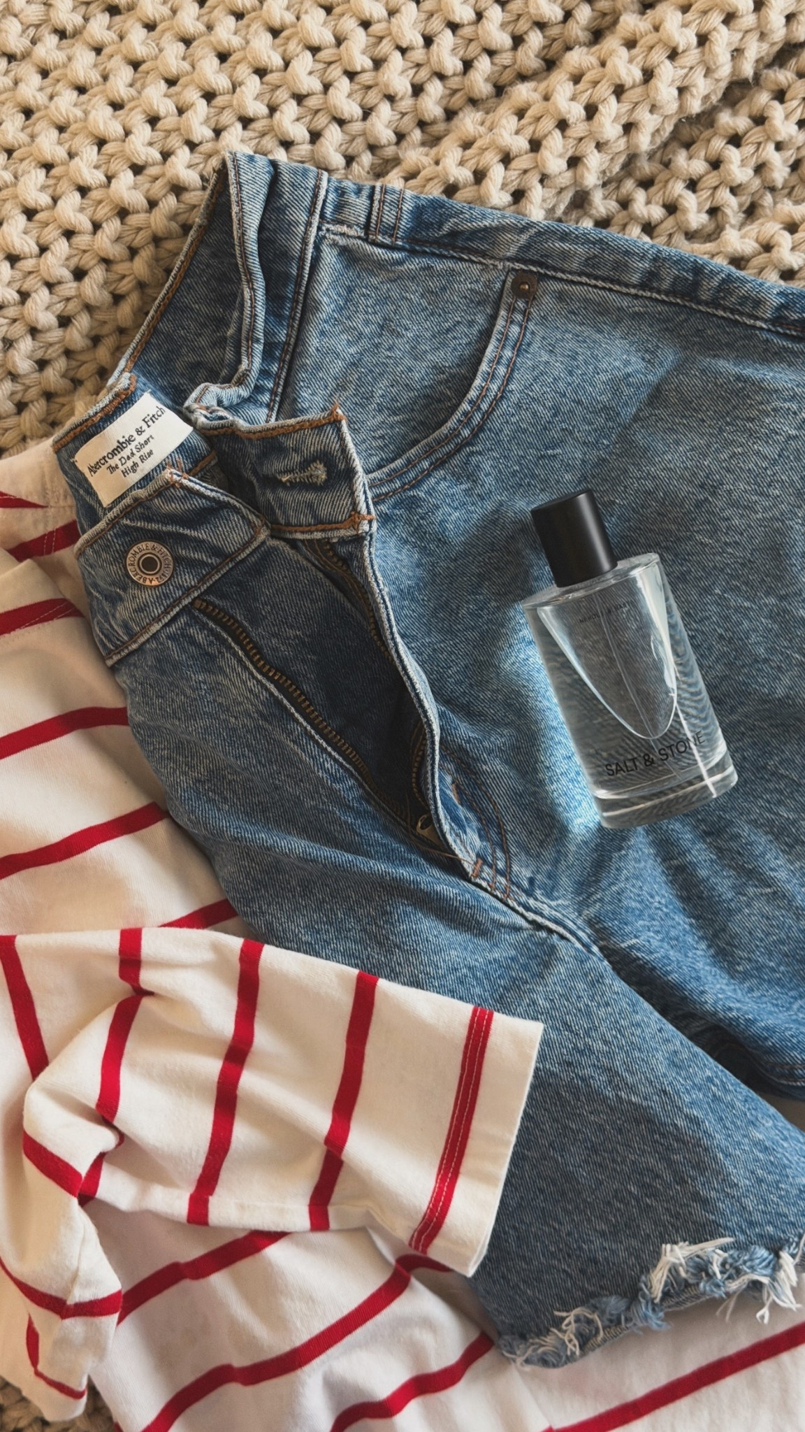 Everyday outfits, everyday casual, best jean shorts, best everyday perfume 

@Salt & Stone @abercrombie 