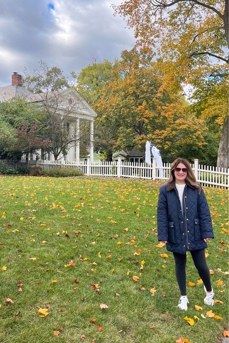 Fall outfit of the day, with my favorite #jcrew barn coat! 