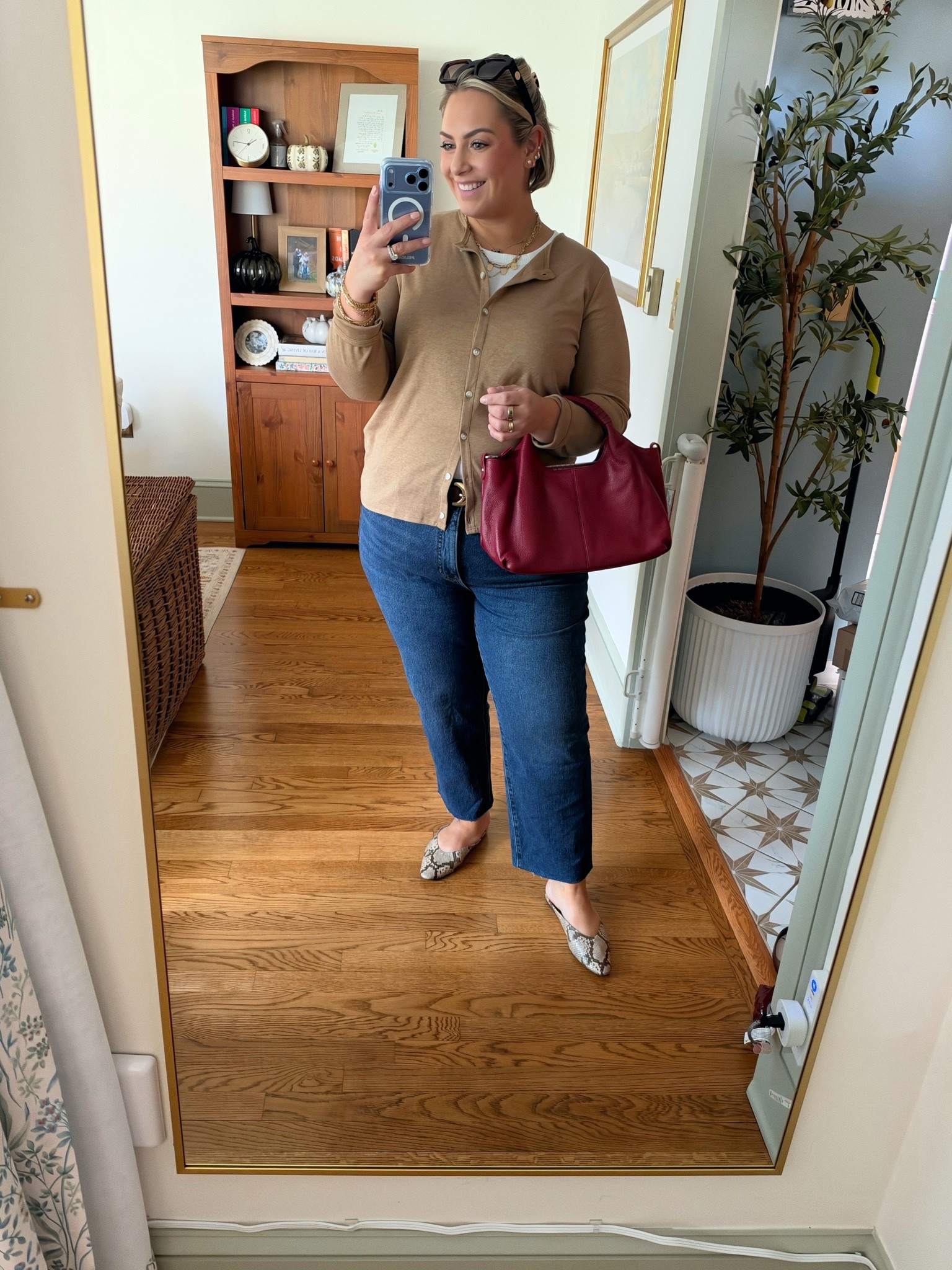 What I wore today 💕 
Jeans 18
Cardigan XL
Tank 18/20

#LTKootd