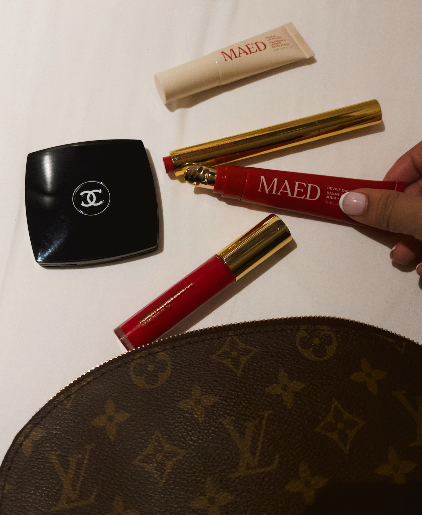 Beauty essentials! I'm obsessed with lip care, especially during the winter season. 

I really love MAED beauty lip care essentials! Definitely a must have!


Makeup Bag | Lip Care | skin care | Beauty 


#LTKFindsUnder100 #LTKBeauty #LTKFindsUnder50