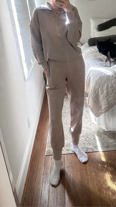 The best lounge set. Wearing my smaller size in the joggers and half-zip. Note the pants come in two lengths. I have 27.5” in Taupe Marl


Mom outfit, athleisure, loungewear set, sweatpants 



#LTKfitness #LTKstyletip #LTKMostLoved