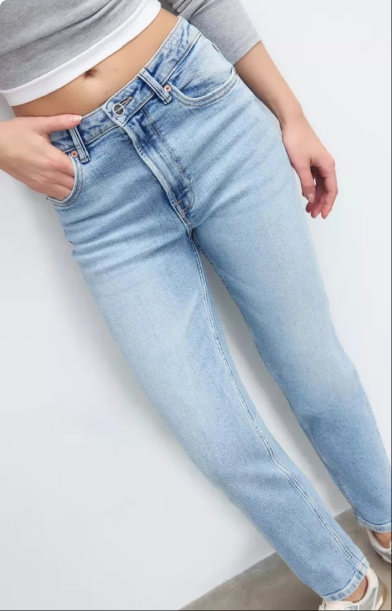 Blue petite jeans in comfort slimPetite fashion for short women.For more style tips and finds read glambutfirstcoffee.com

#LTKMidsize #LTKPetite