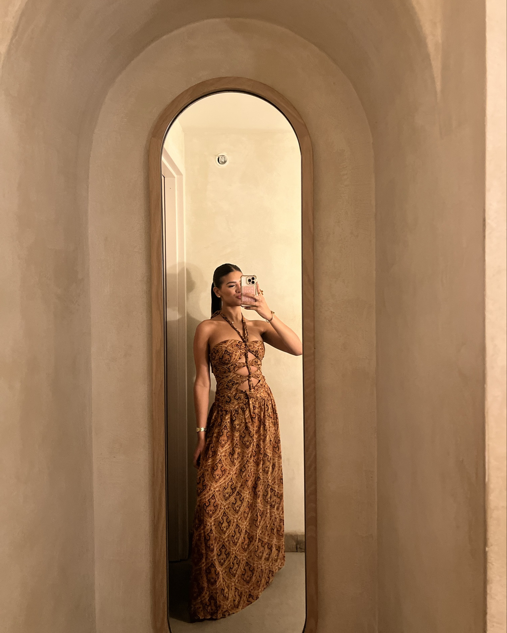 Most wanted! 🤎
Summer maxi dress, obsesionadaaa con este estilo + el precio 10/10 ✨

Link directo:
https://www.fashionnova.com/products/paisley-cut-out-maxi-dress-rust-combo


Dupe: linked

#LTKFindsUnder50 #LTKSeasonal #LTKTravel