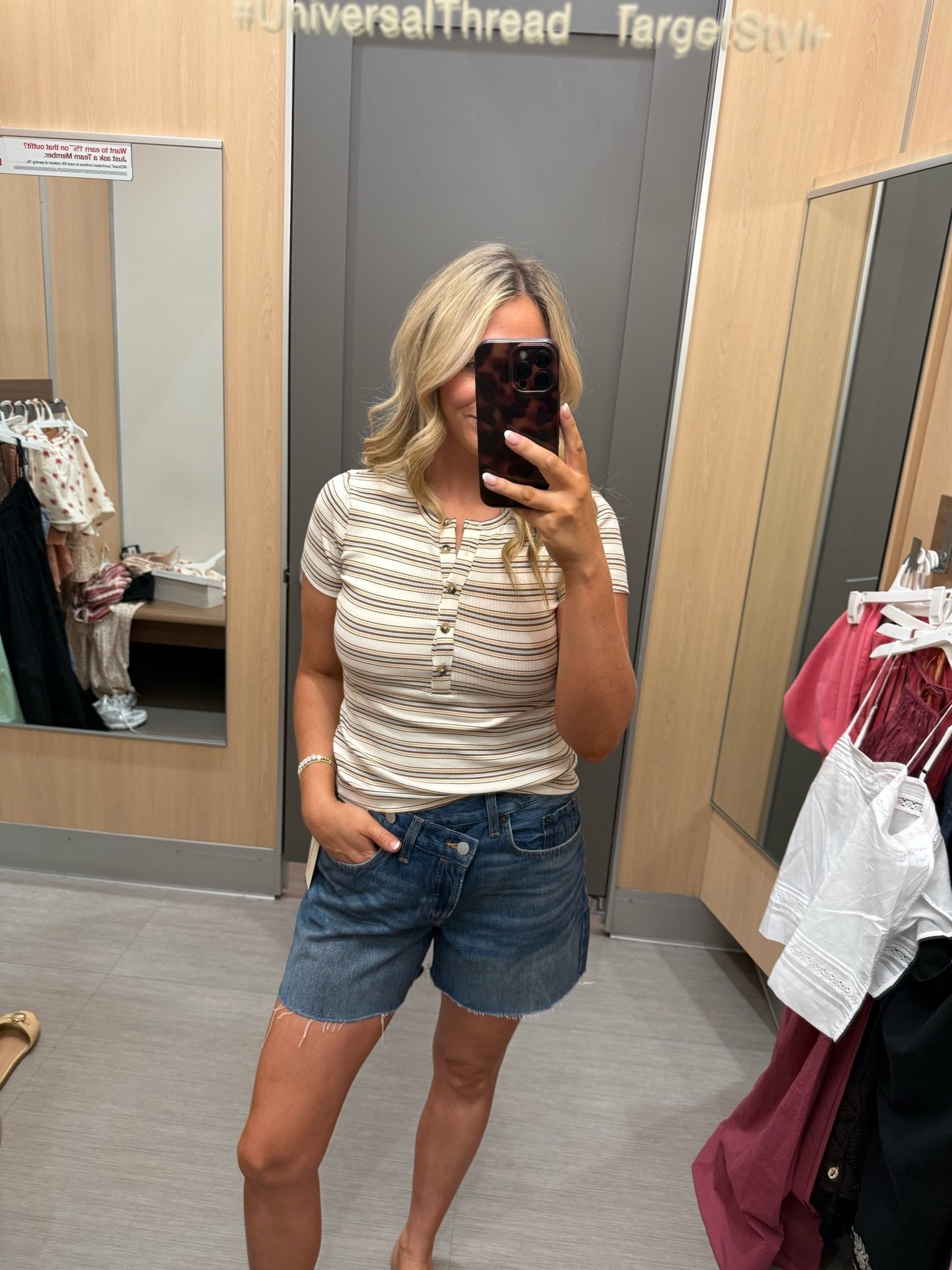 This top came home with me! A M on top, 4 on bottom (size down)

#LTKootd