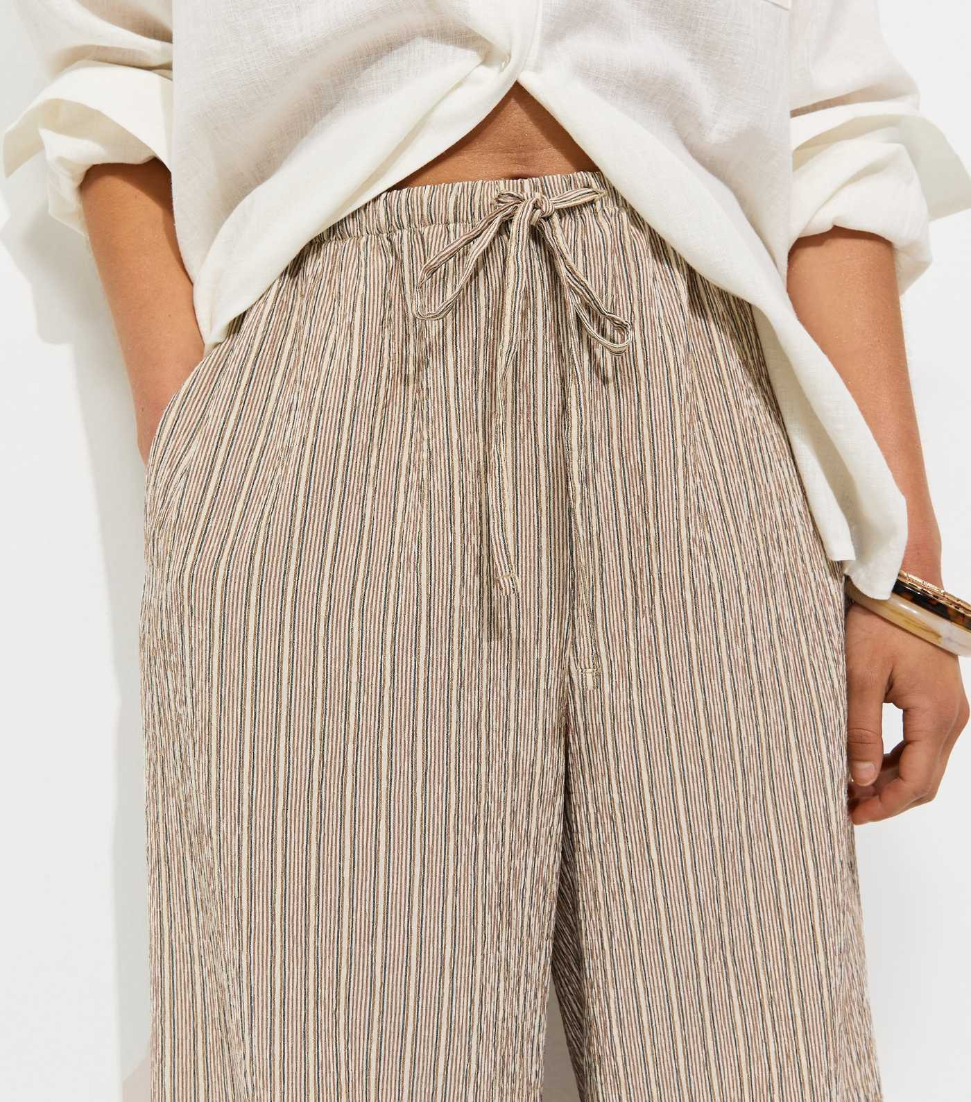 Petite Brown Texture Stripe Wide Leg Trousers | New Look | New Look (UK)