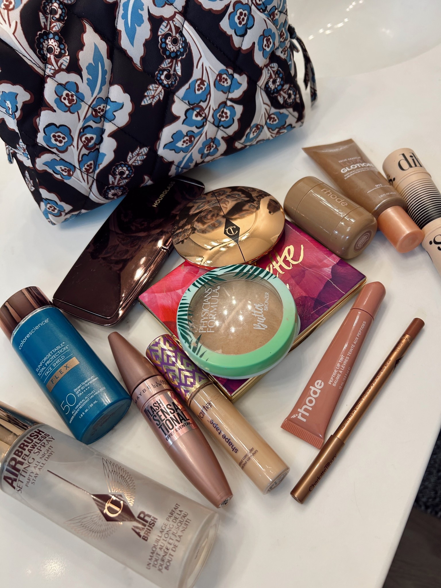 My everyday easy makeup line up creating a mix of high end and drug store products for the perfect glowy look ✨💋💄

#LTKGiftGuide #LTKselfcare #LTKBeauty