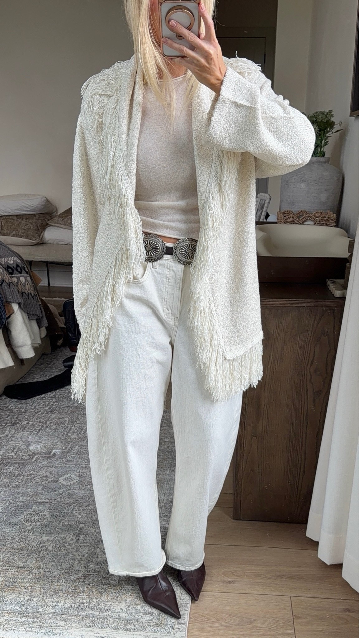 SIZE: small in cardigan ($$ - also linked similar), med in tee, 29 reg in jeans, boots run tts! #kathleenpost

Western chic look, Montana mountain vibes, postpartum outfit

#LTKootd #LTKmomlife #LTKTravel