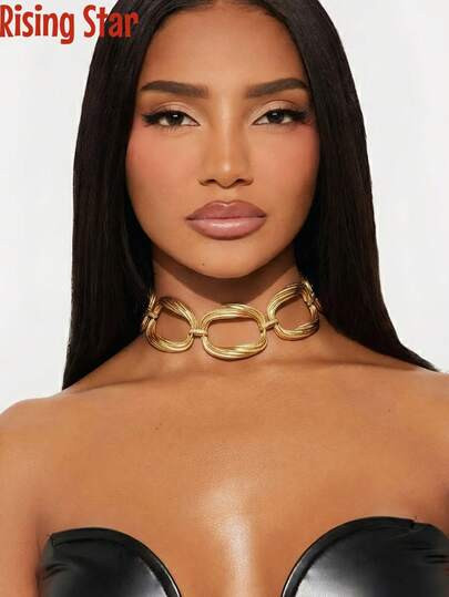 1 European And American Hot Girl Style Thick Chain Neck Chain With High-End Feel, Metal Hollow Out Oversized Buckle Bone Chain, Niche Design Sense Choker | SHEIN